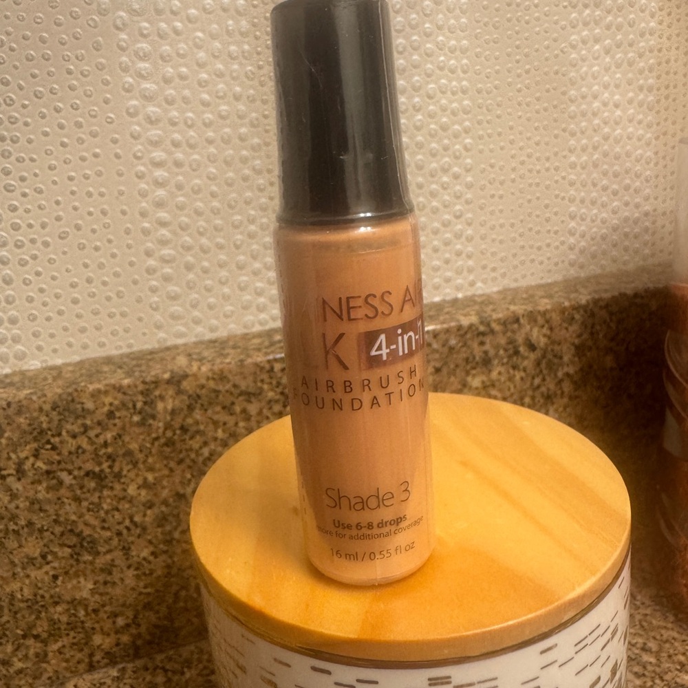 Luminess Airbrush Foundation Shade 3 . 5-in 1.‎ .55oz